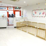 東京都中野区の保育園（認可外保育園・企業主導型保育園・小規模保育園・プリスクール）、カメリアキッズ東中野園の、清潔感のある保育室の写真