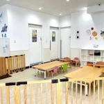 東京都府中市の保育園（認可外保育園・企業主導型保育園・小規模保育園・プリスクール）、カメリアキッズ東府中園の、清潔感のある保育室の写真