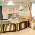 神奈川県相模原市の保育園（認可外保育園・企業主導型保育園・小規模保育園・プリスクール）、カメリアキッズ相模原園の、清潔感のある保育室の写真