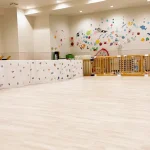 東京都江戸川区の保育園（認可外保育園・企業主導型保育園・小規模保育園・プリスクール）、カメリアキッズ西葛西園の、清潔感のある保育室の写真