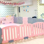 神奈川県横浜市の保育園（認可外保育園・企業主導型保育園・小規模保育園・プリスクール）、カメリアキッズ南太田園の、清潔感のある保育室の写真