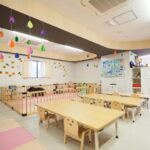 東京都世田谷区の保育園（認可外保育園・企業主導型保育園・小規模保育園・プリスクール）、カメリアキッズ経堂園の、清潔感のある保育室の写真