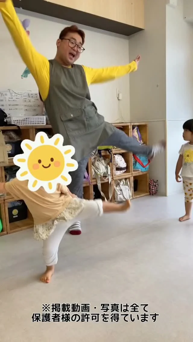 こんにちは😊カメリアキッズ経堂園です✨English songではとっても上手にダンスをしてくれるお友達を紹介致します！ダンスが得意なお友達はいつも先生の隣に立って、みんなのお手本になってくれます💯💮＊随時説明会開催中です！ご連絡お待ちしております！他SNSも要チェック♪HP：カメリアキッズyoutube：🔎カメリアキッズほいくえ：🔎カメリアキッズTiktok：🔎@camellia_kids_hoikuen🌷🌷🌷🌷🌷🌷🌷🌷🌷🌷🌷🌷🌷🌷🌷156-0052東京都世田谷区経堂1-19-14第六経堂ビル2F【営業時間7:30〜20:30】TEL.03-6413-7449（受付時間　月〜金　8:30〜17:30）【開園日】月〜日・祝◎園児・保育士・調理さん募集中◎🌷🌷🌷🌷🌷🌷🌷🌷🌷🌷🌷🌷🌷🌷🌷#東京都#世田谷区保育園#認可外保育園#保活